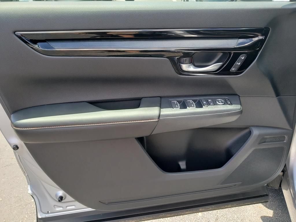 Used 2025 Honda CR-V Sport Touring image 19