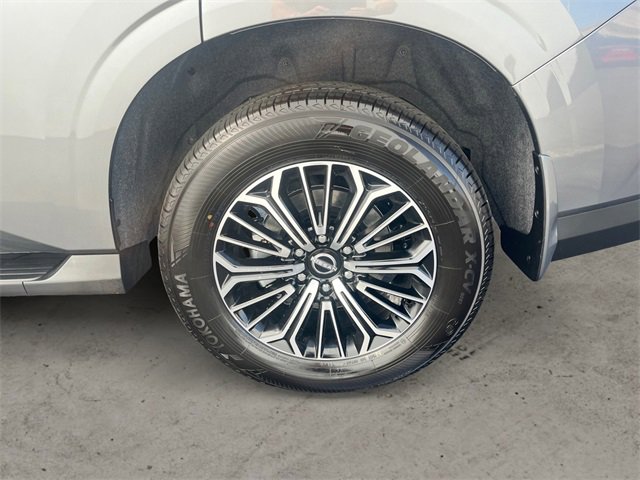 New 2025 Nissan Armada Platinum image 10