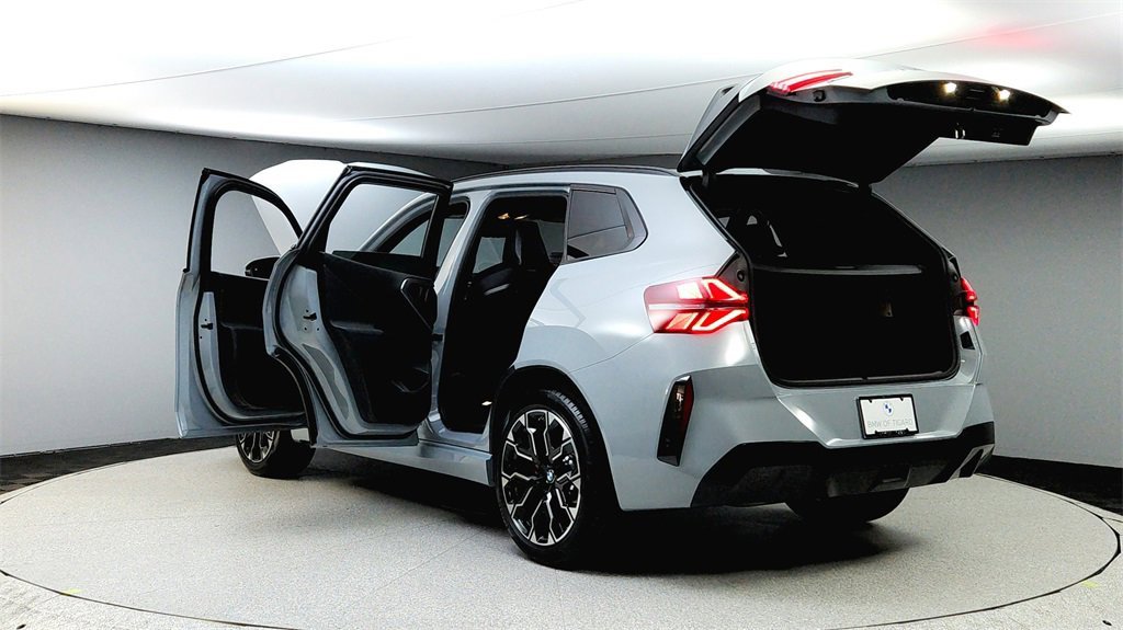 Used 2025 BMW X3 xDrive30i w/ Premium Package image 11