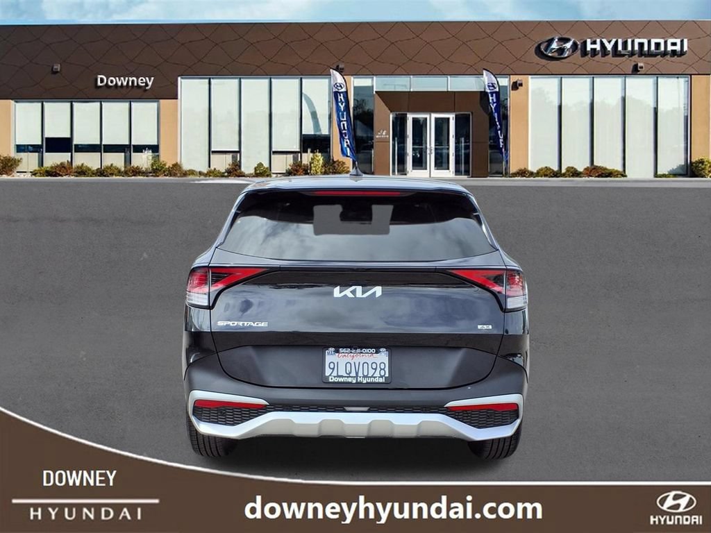 Used 2025 Kia Sportage LX FWD image 5
