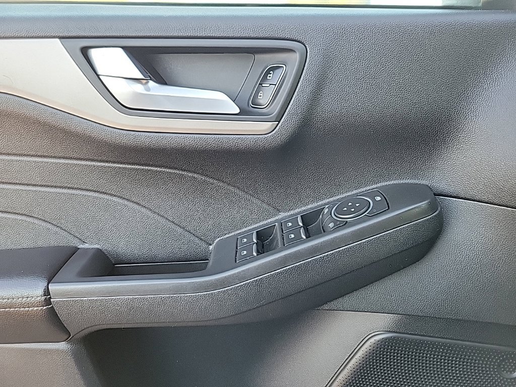 Used 2021 Ford Escape SE w/ SE Sport Appearance Package FWD image 13