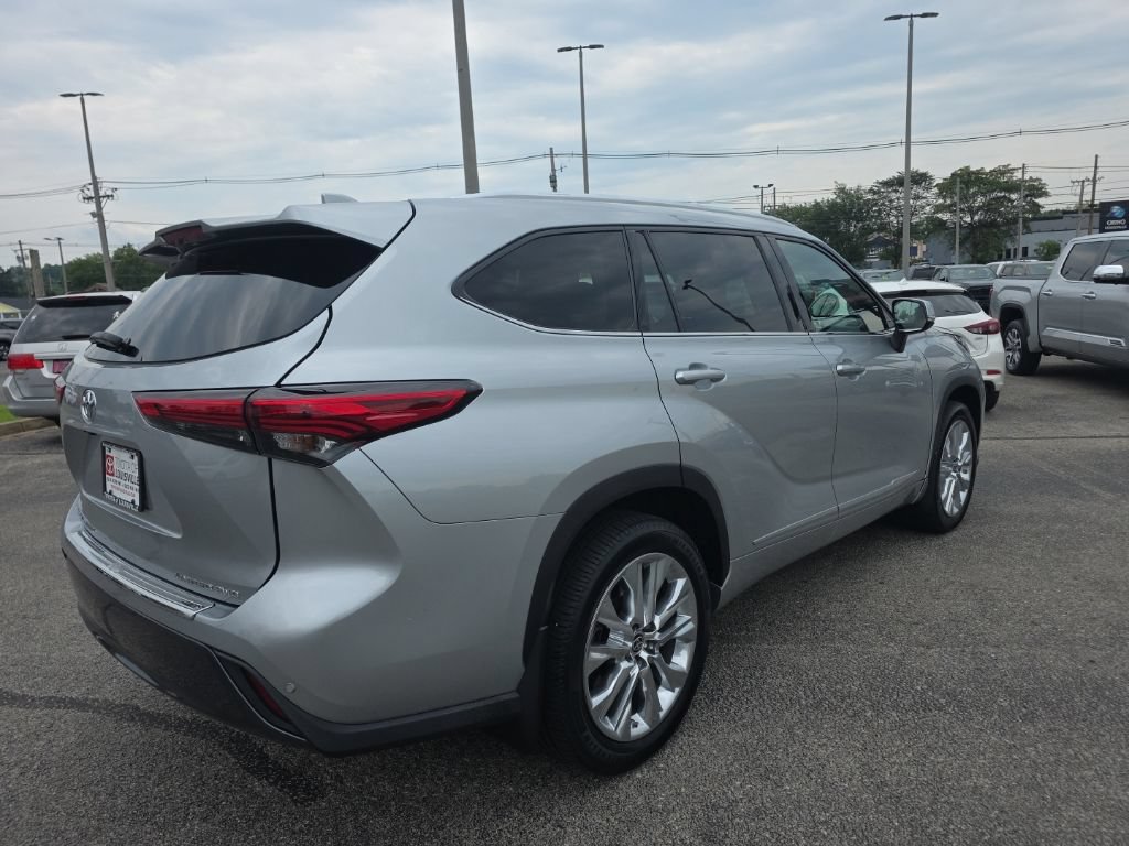 Used 2020 Toyota Highlander Limited AWD/4WD image 5