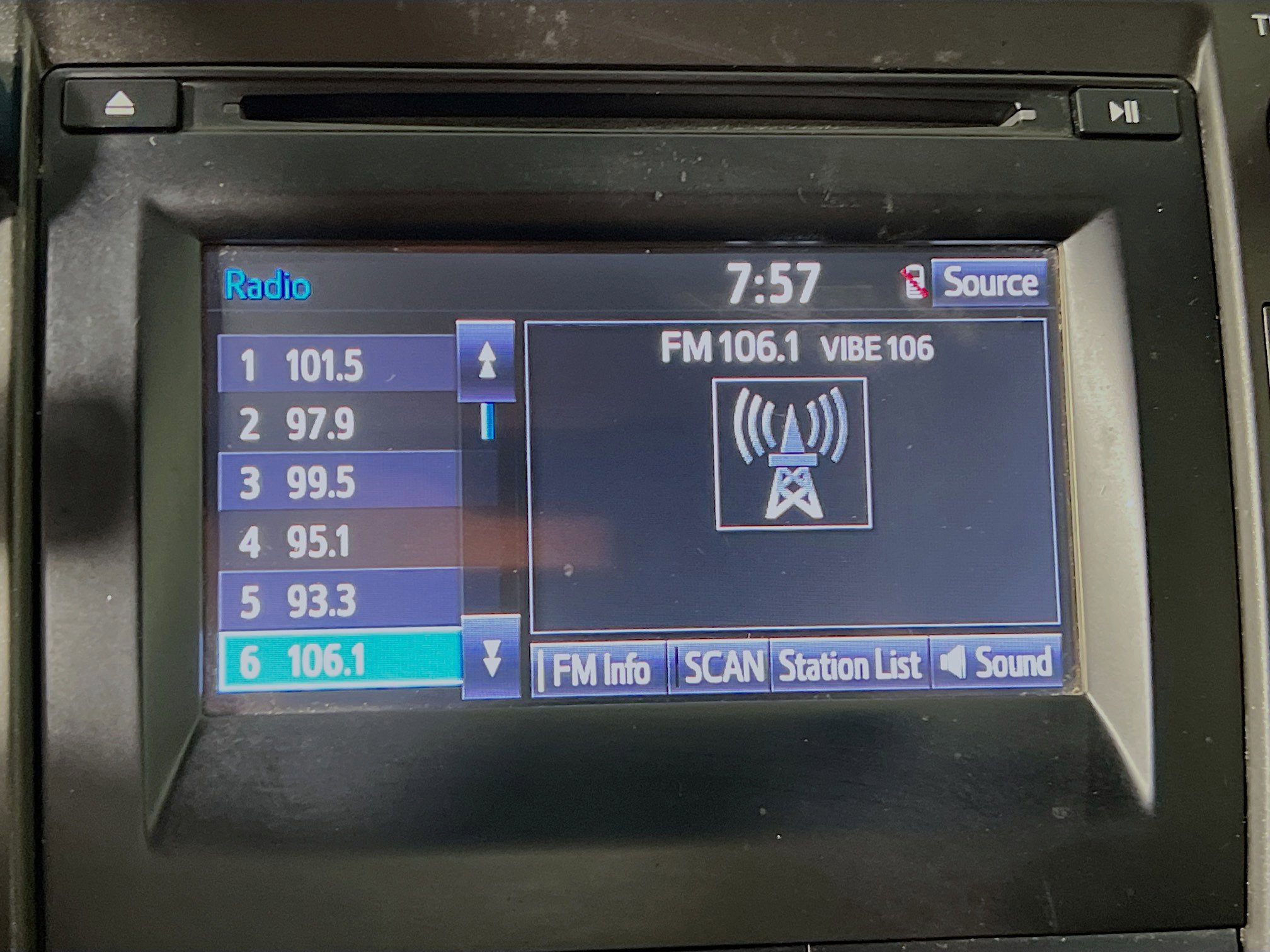 Used 2015 Toyota Camry SE image 26