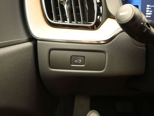New 2026 Volvo XC60 B5 Plus w/ Protection Package Premier image 29