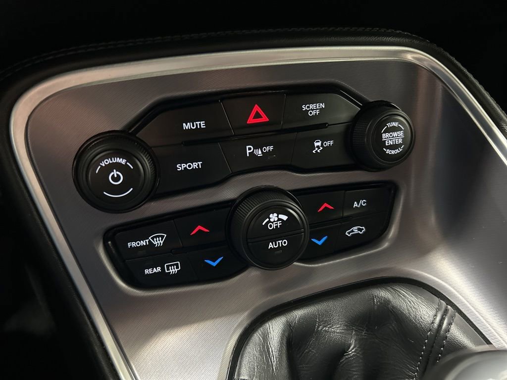 Used 2019 Dodge Challenger R/T w/ Blacktop Package image 19
