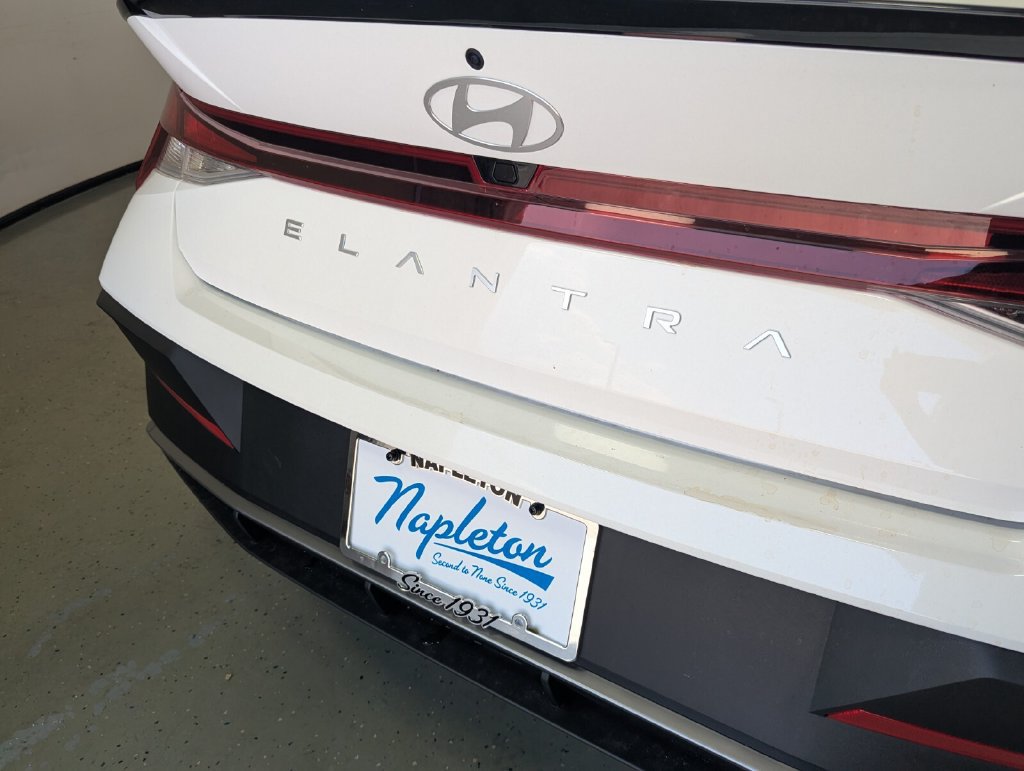New 2026 Hyundai Elantra SEL Sport FWD image 7