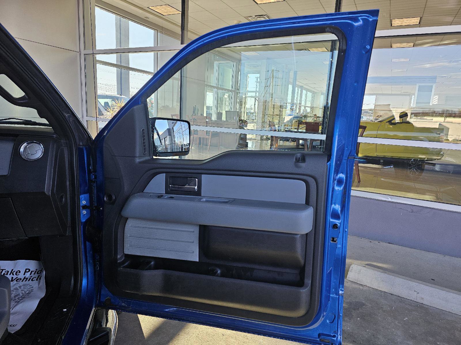 Used 2014 Ford F150 XLT w/ Equipment Group 302A Luxury AWD/4WD image 11