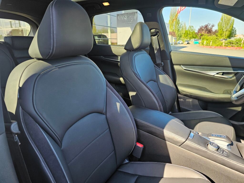 Used 2023 INFINITI QX50 Sport AWD/4WD image 12