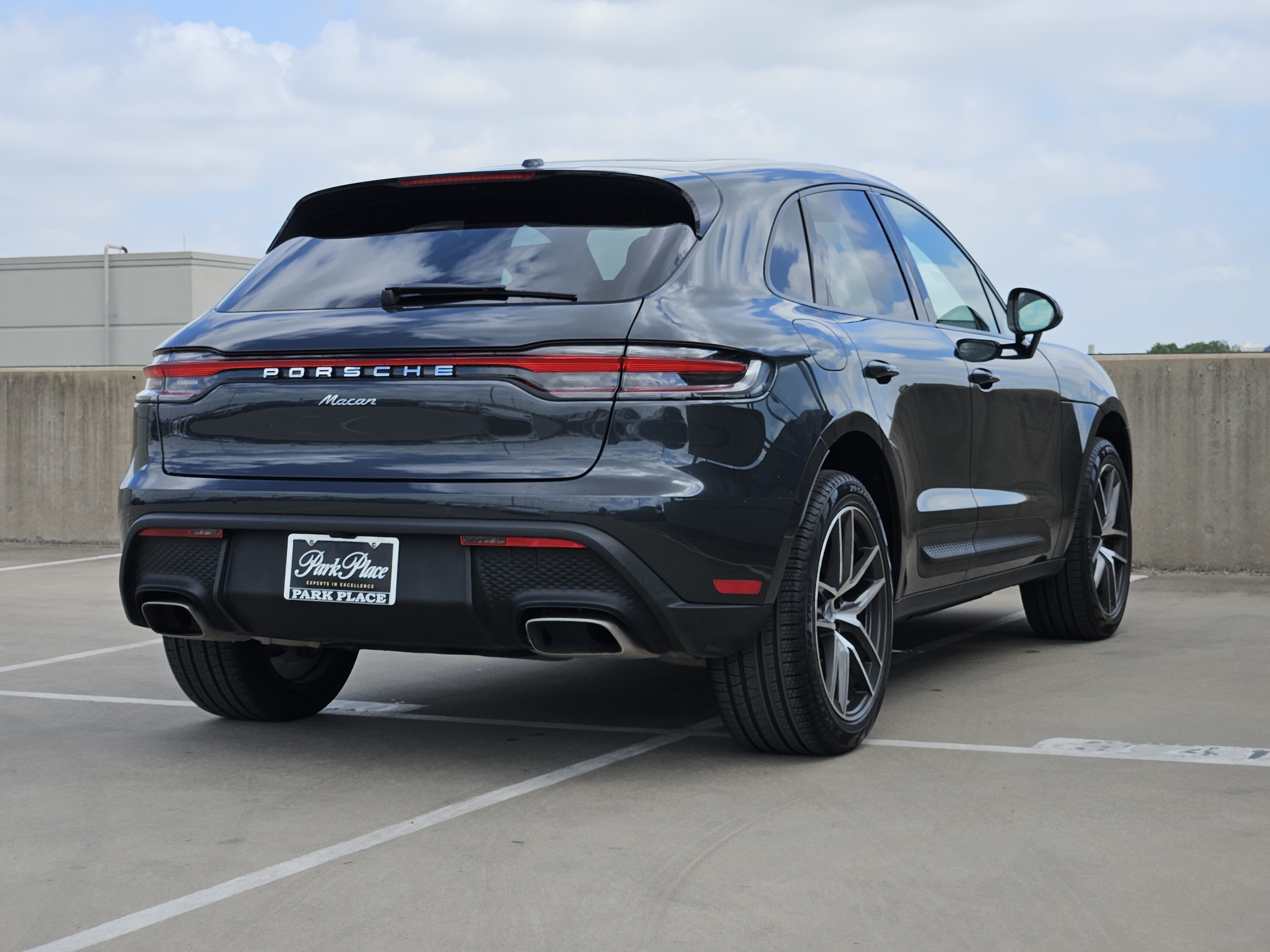 Certified 2026 Porsche Macan AWD/4WD image 8