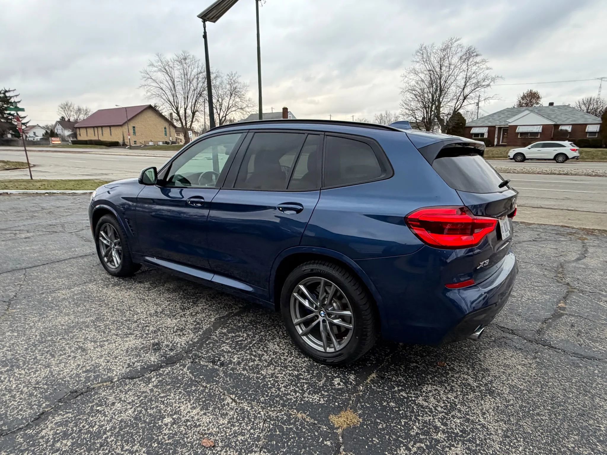 Used 2019 BMW X3 xDrive30i w/ Premium Package Essential image 5