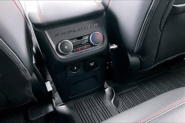 Used 2025 Ford Explorer ST-Line w/ Premium Package image 25