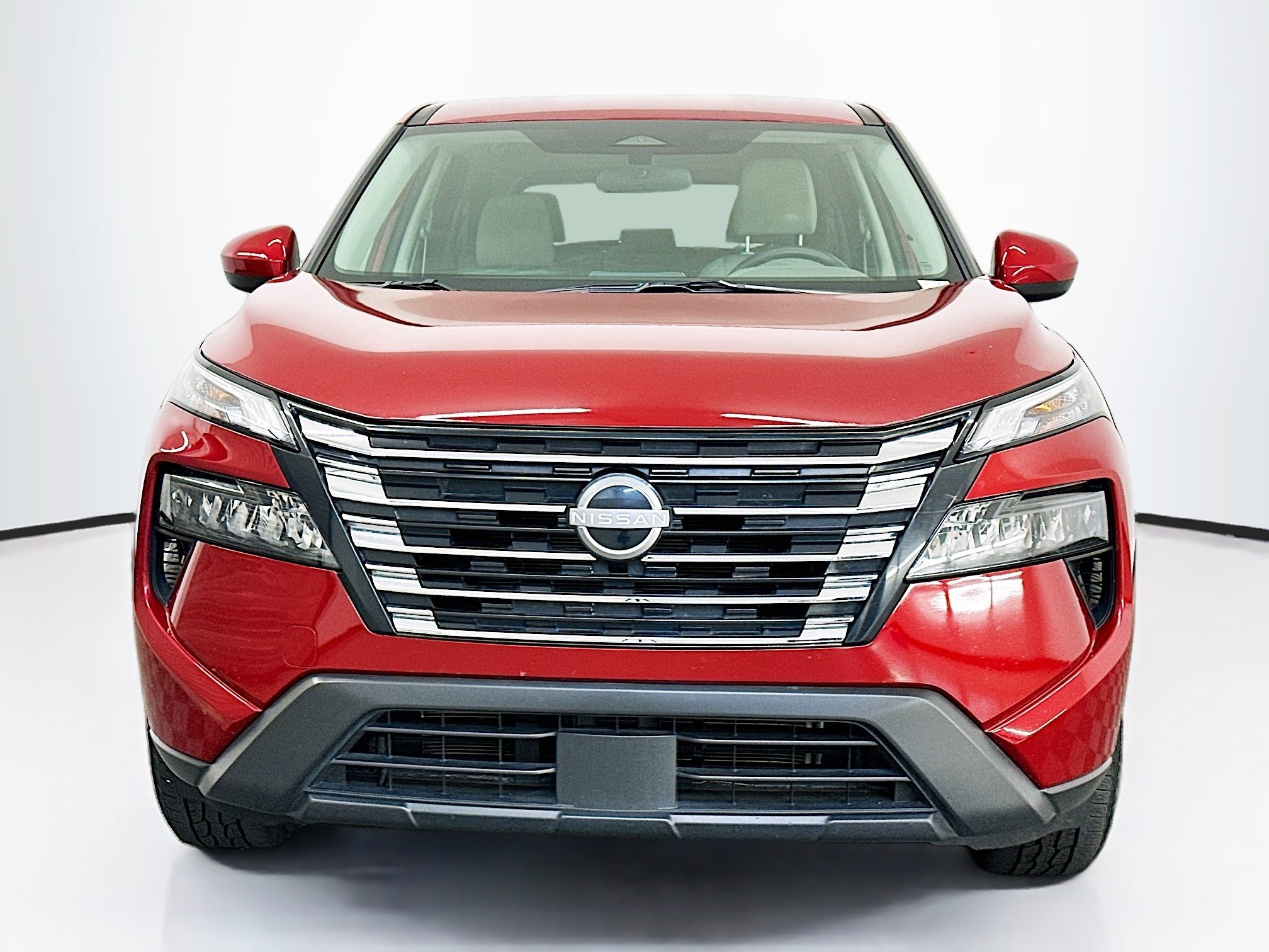 Used 2025 Nissan Rogue SV image 2