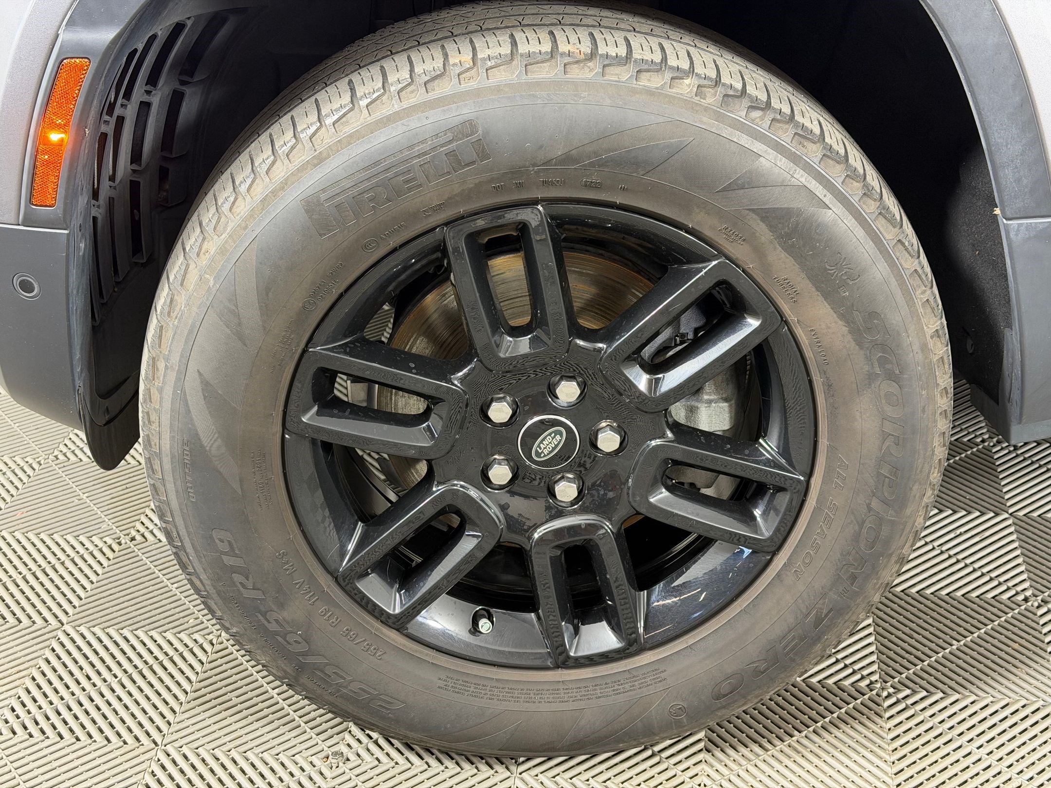 Used 2023 Land Rover Defender 110 S AWD/4WD image 13
