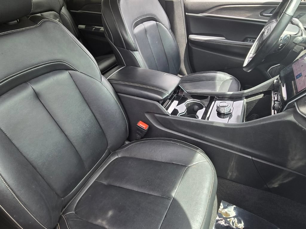 Used 2022 Jeep Grand Cherokee L Limited RWD image 20