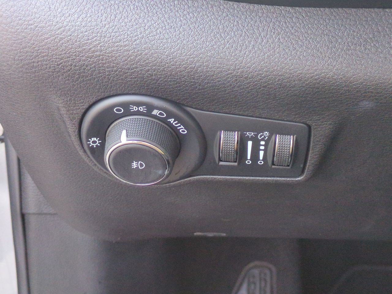 Used 2024 Jeep Compass Latitude AWD/4WD image 18