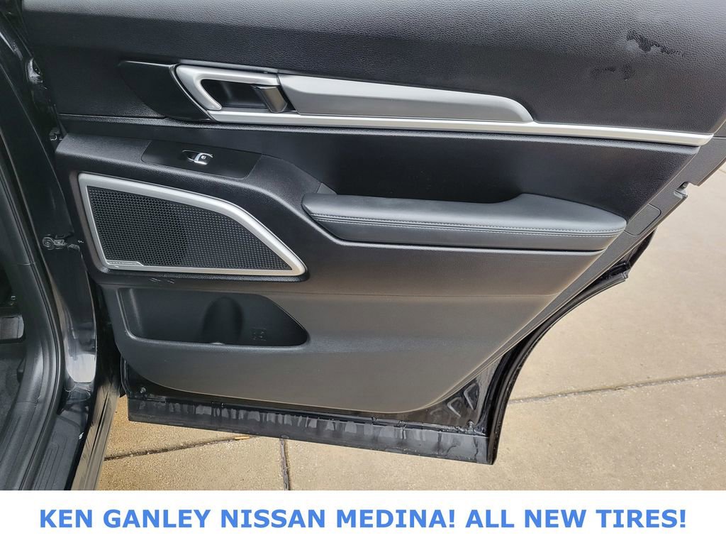 Used 2021 Kia Telluride LX image 48