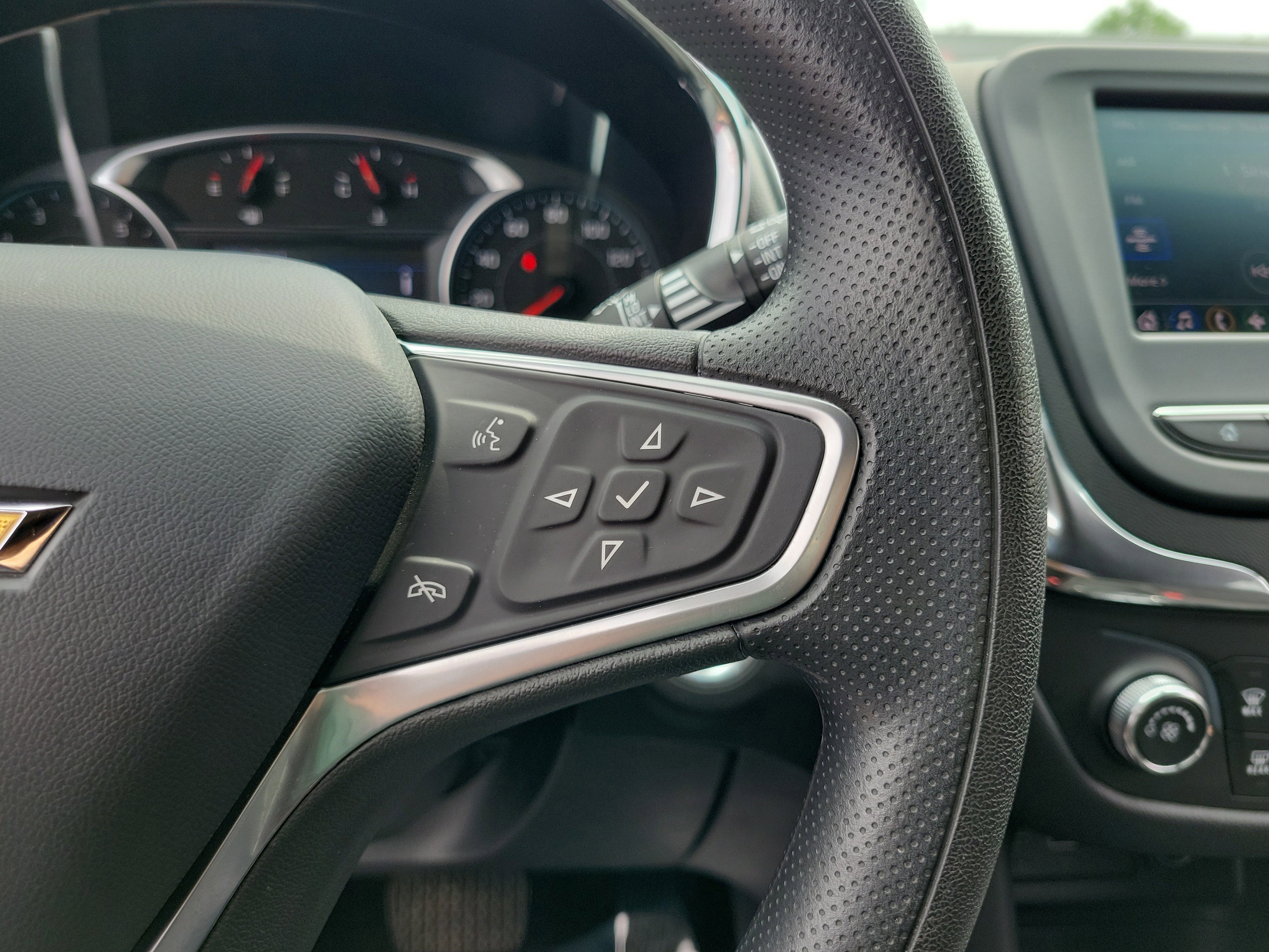 Used 2023 Chevrolet Equinox LT image 23