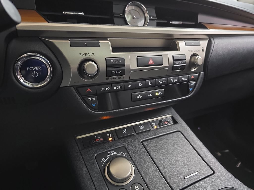 Used 2015 Lexus ES 300h w/ Navigation System Package FWD image 24