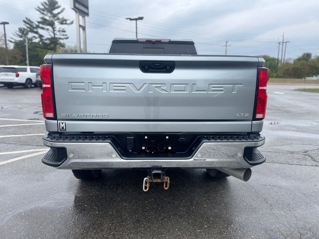 Used 2024 Chevrolet Silverado 2500 LTZ w/ LTZ Plus Package AWD/4WD image 5