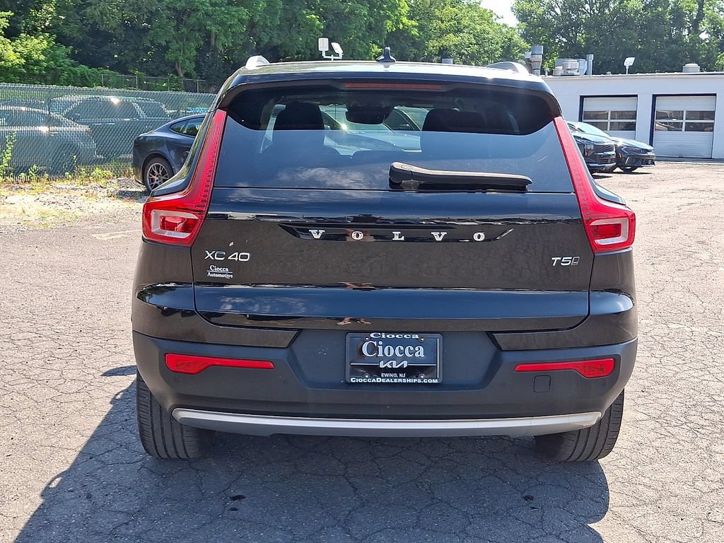 Used 2021 Volvo XC40 T5 Inscription w/ Climate Package AWD/4WD image 9