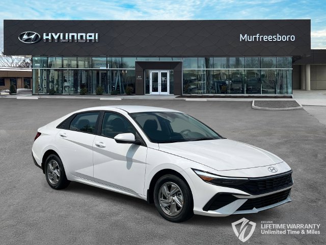 New 2026 Hyundai Elantra SE FWD image 3