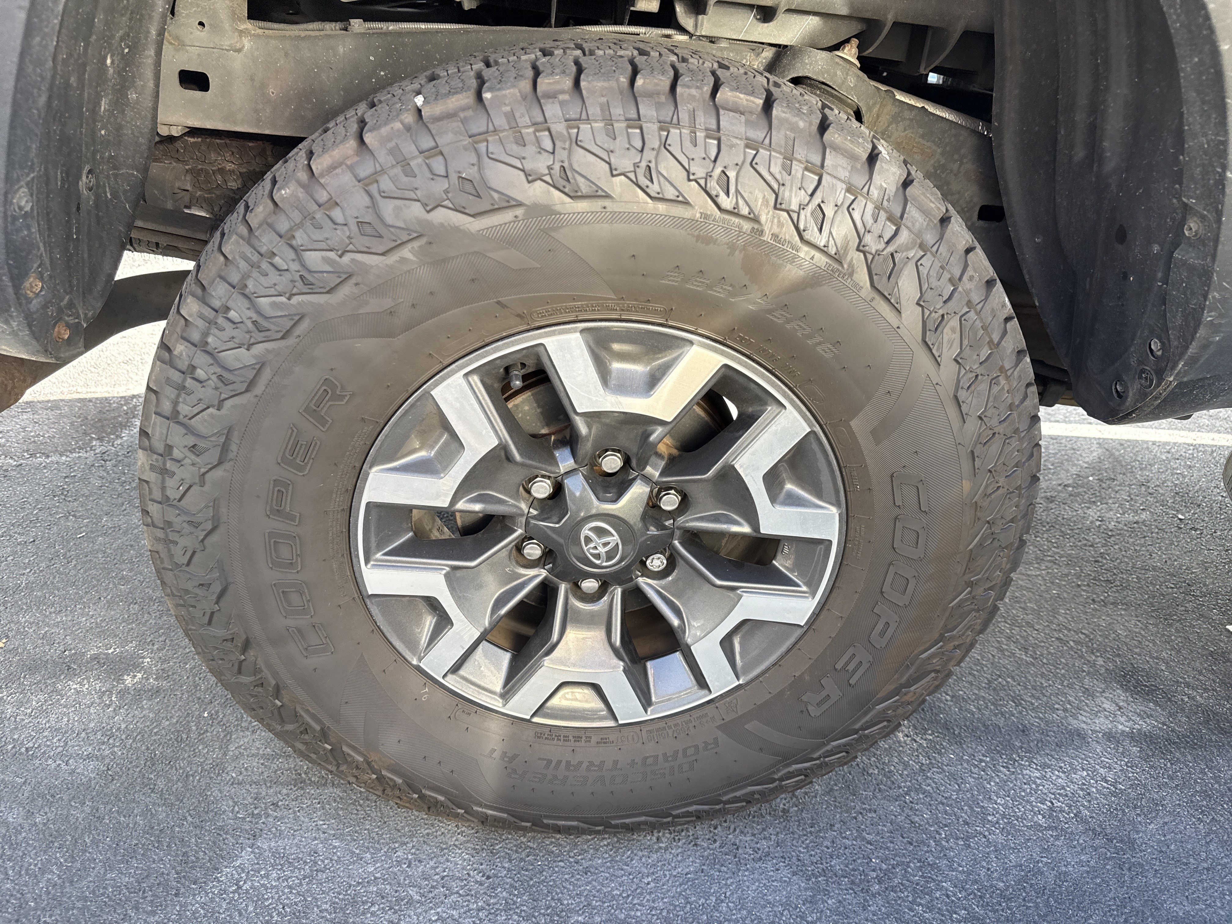 Used 2023 Toyota Tacoma TRD Off-Road AWD/4WD image 12