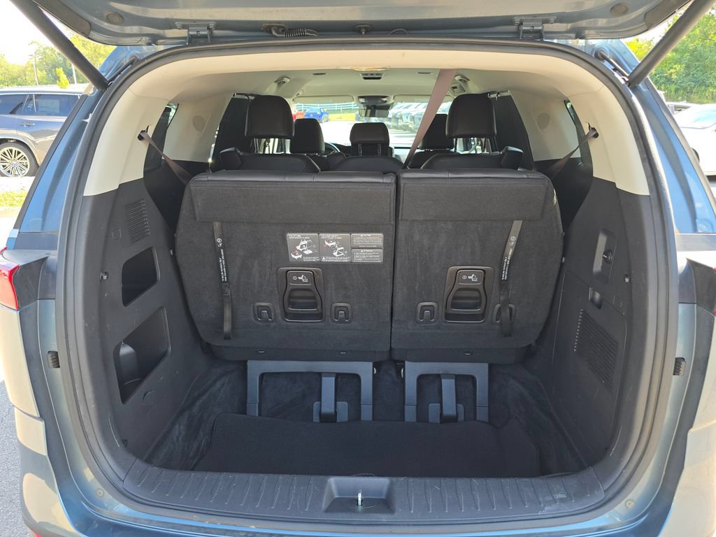 Used 2022 Kia Carnival EX FWD image 25
