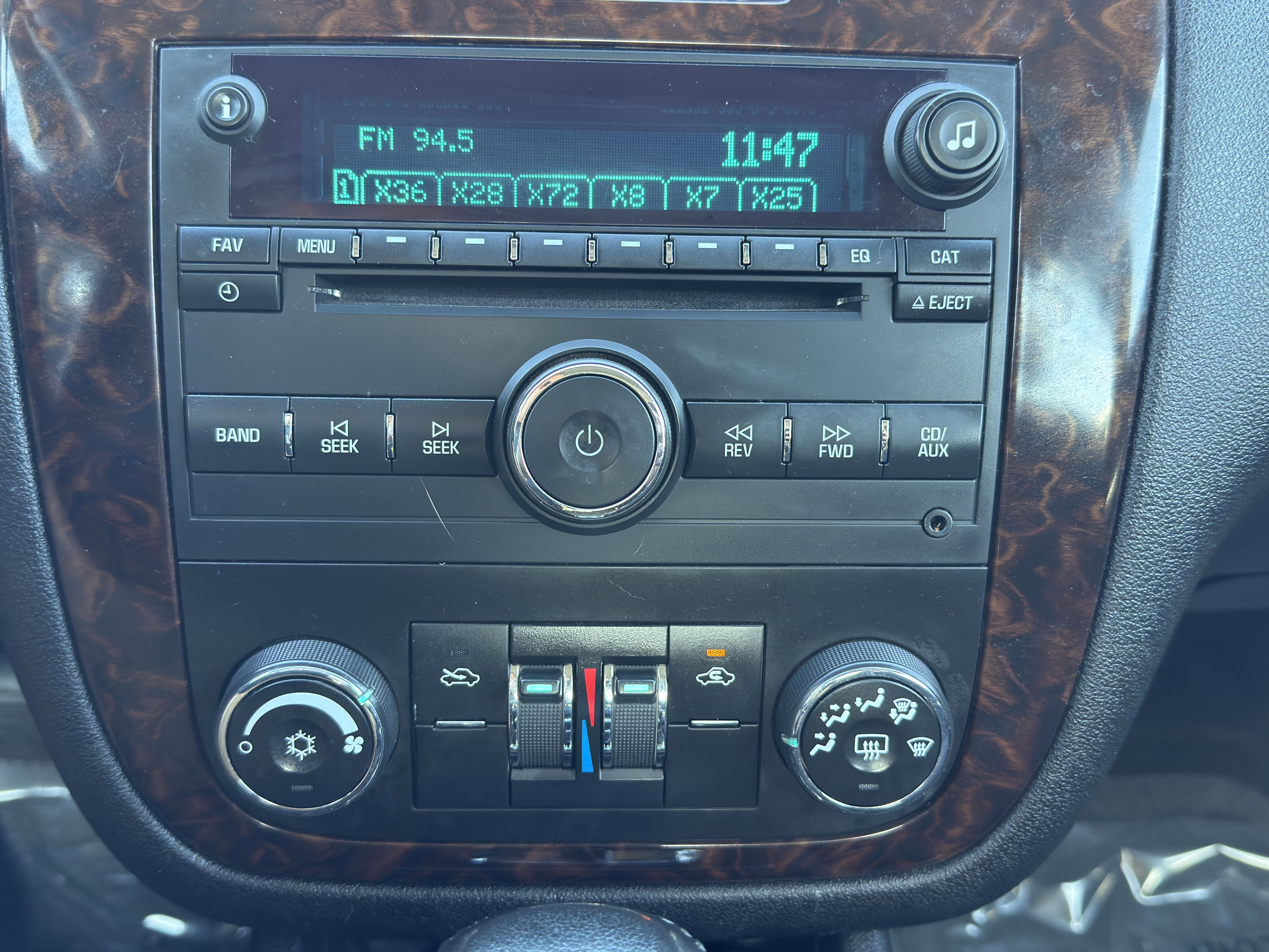 Used 2013 Chevrolet Impala LT w/ LT Sunroof Package image 20