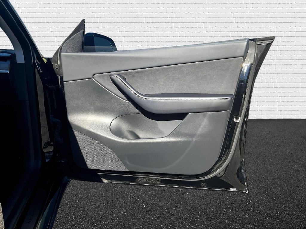 Used 2022 Tesla Model Y Performance AWD/4WD image 18