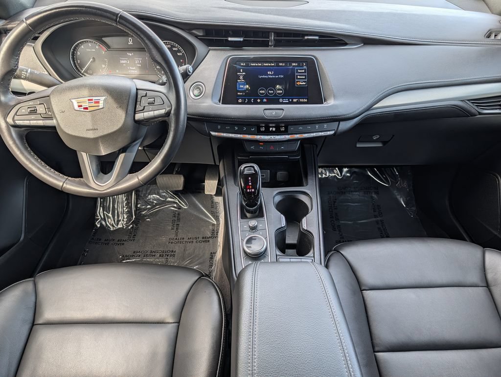 Used 2022 Cadillac XT4 Premium Luxury w/ Enhanced Visibility Package FWD image 19