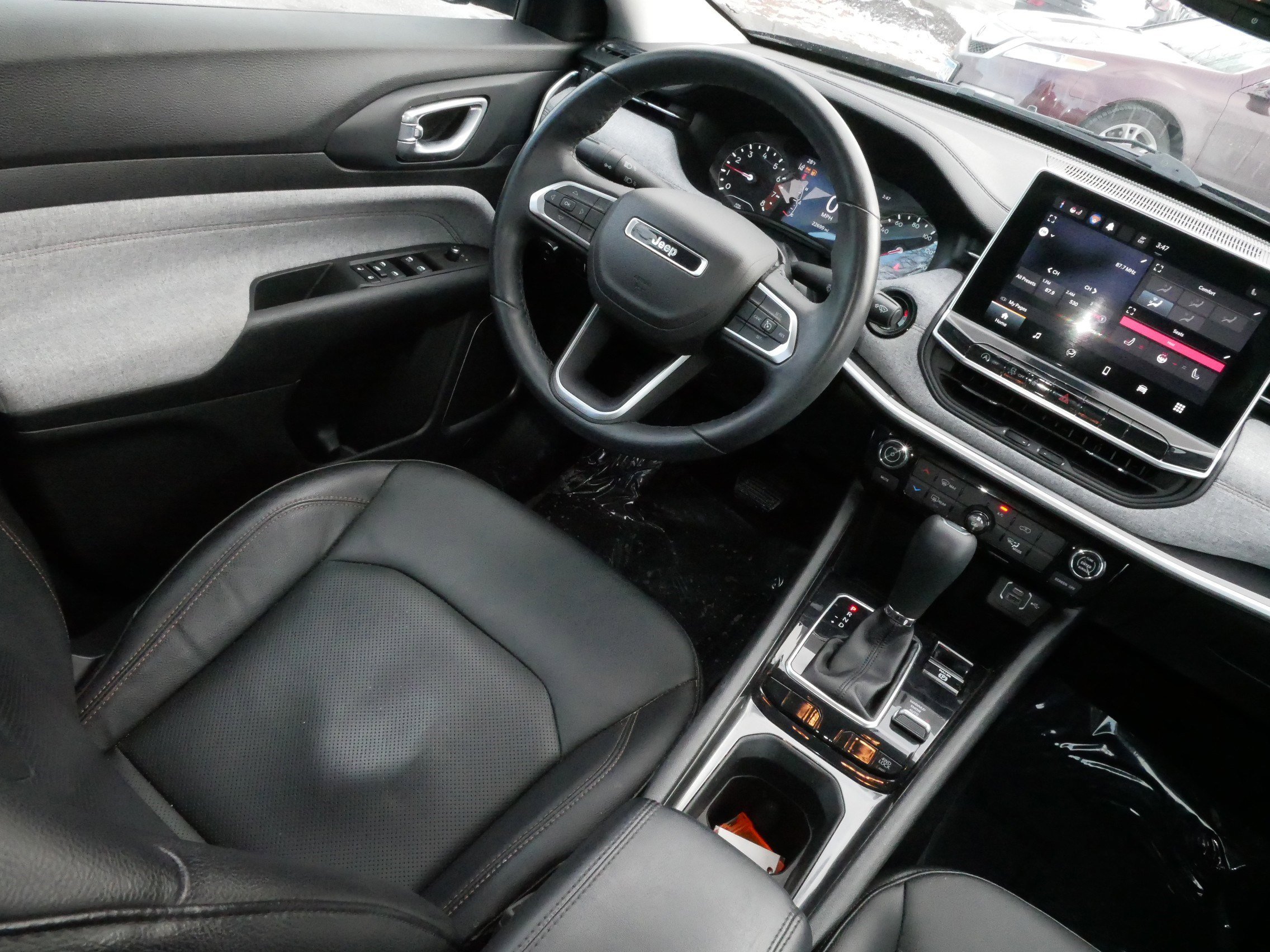 Certified 2022 Jeep Compass Latitude image 9