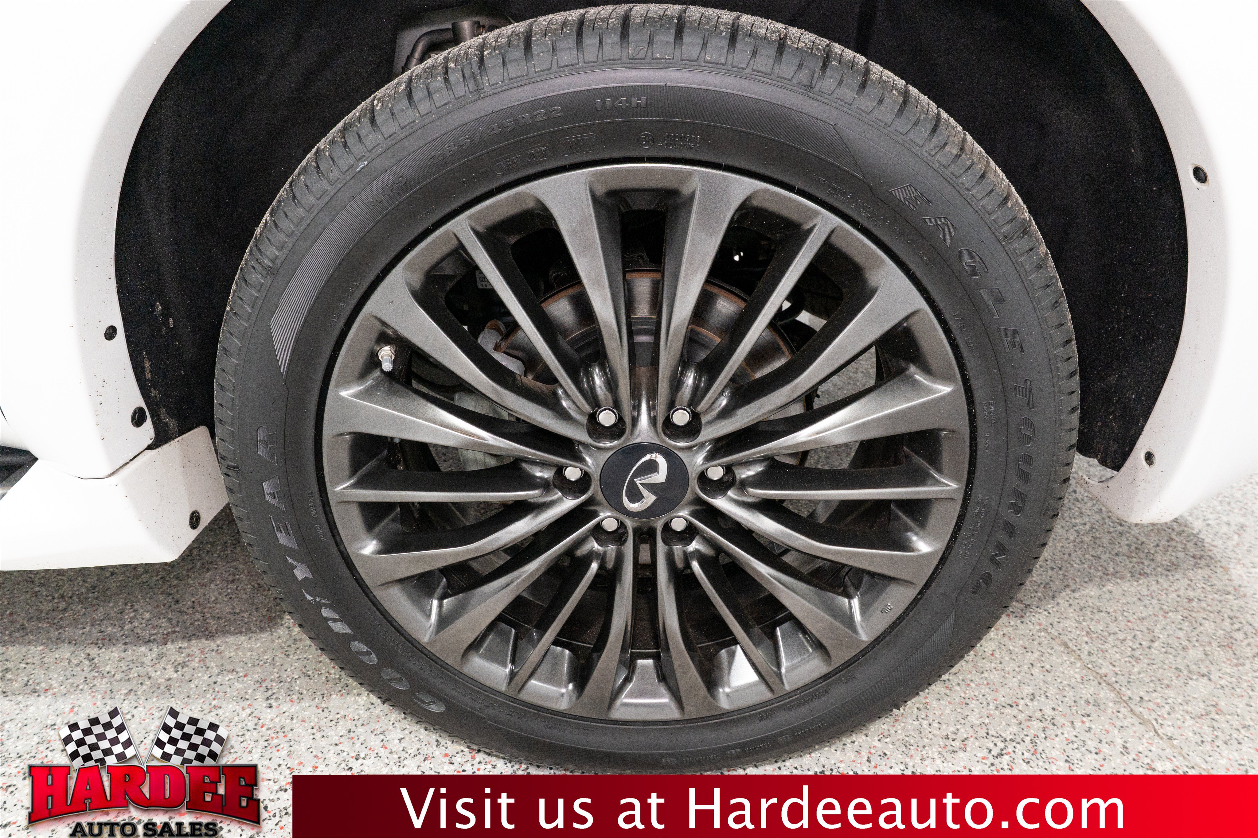 Used 2024 INFINITI QX80 Sensory AWD/4WD image 10
