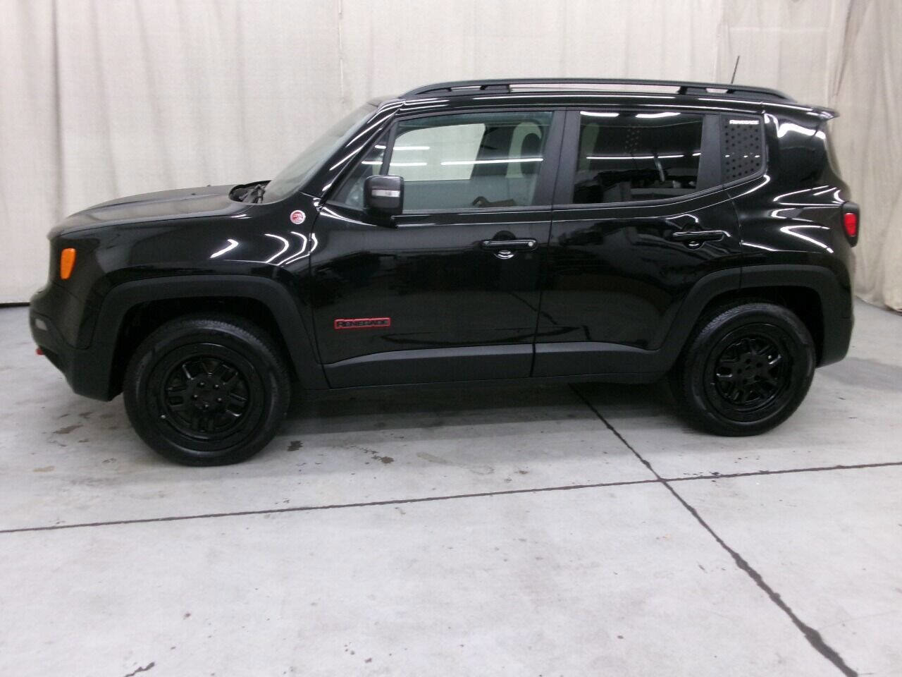 Used 2018 Jeep Renegade Trailhawk image 5