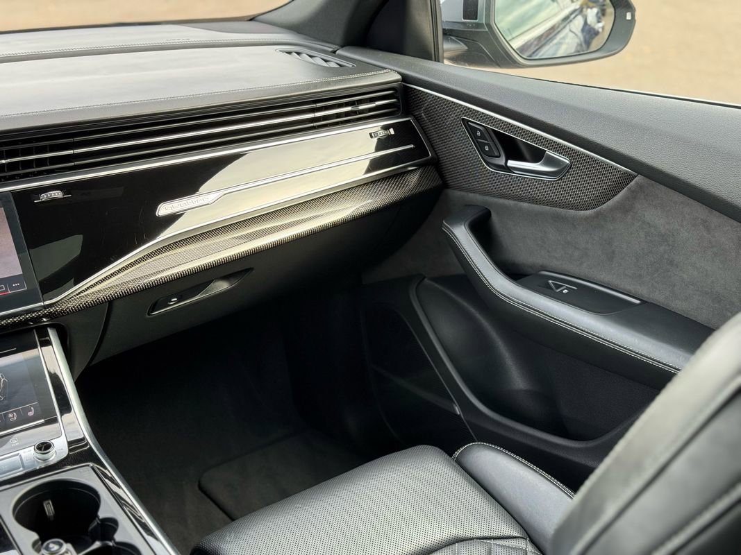 Used 2021 Audi SQ8 Prestige image 16