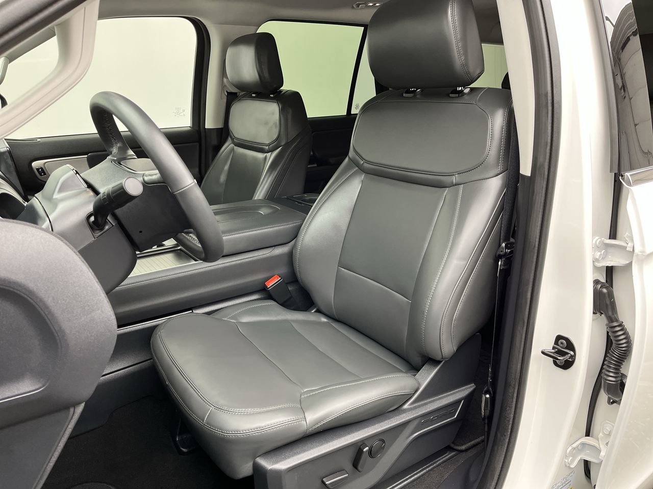 New 2026 Ford Expedition Max Active AWD/4WD image 9