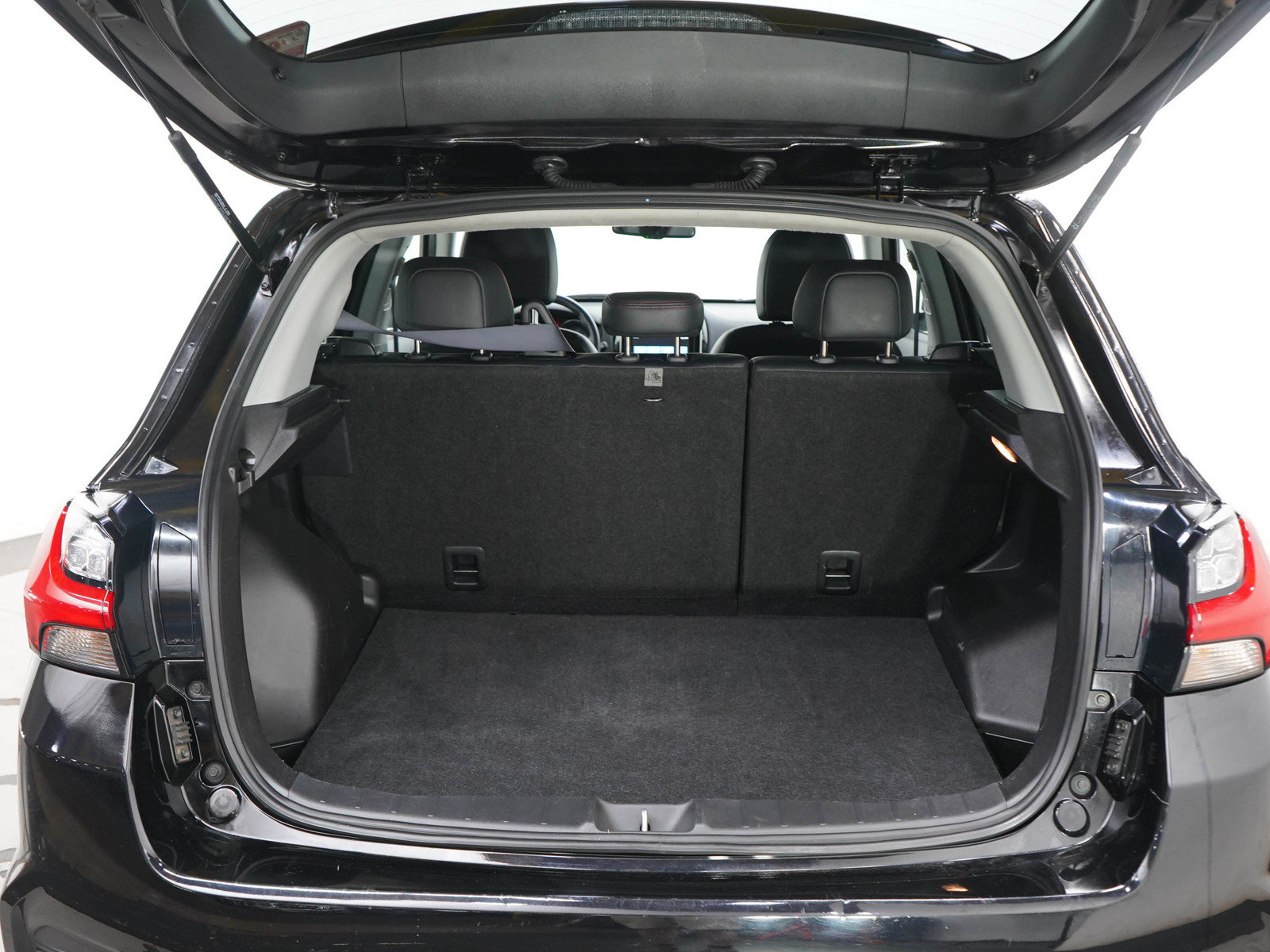 Used 2024 Mitsubishi Outlander Sport SE AWD/4WD image 16