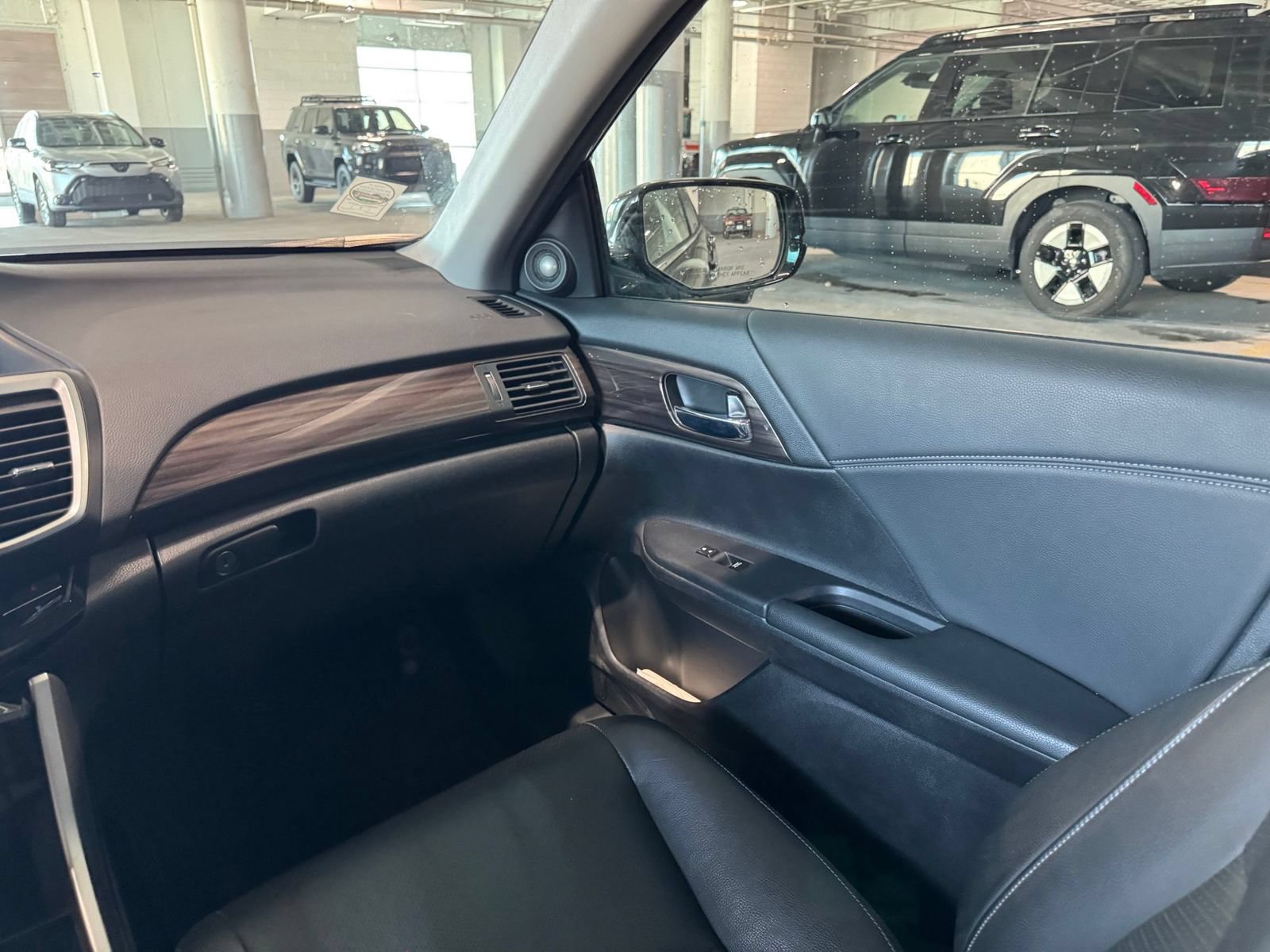 Used 2017 Honda Accord EX-L image 38