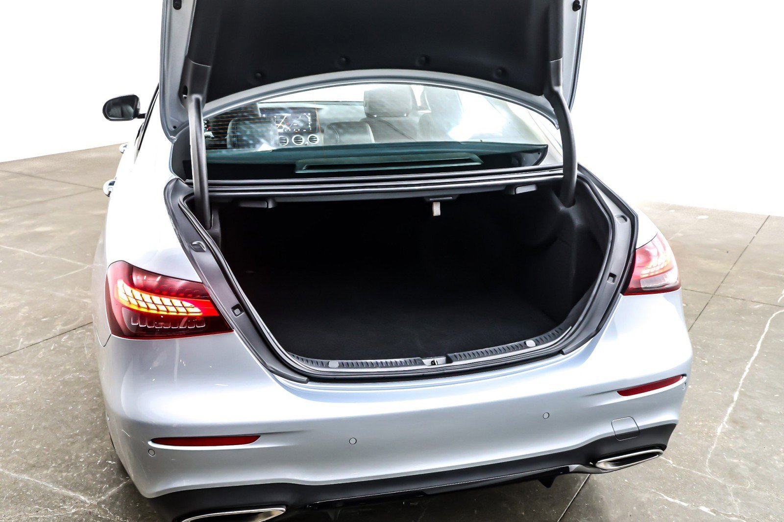 Used 2022 Mercedes-Benz E 350 Sedan image 23