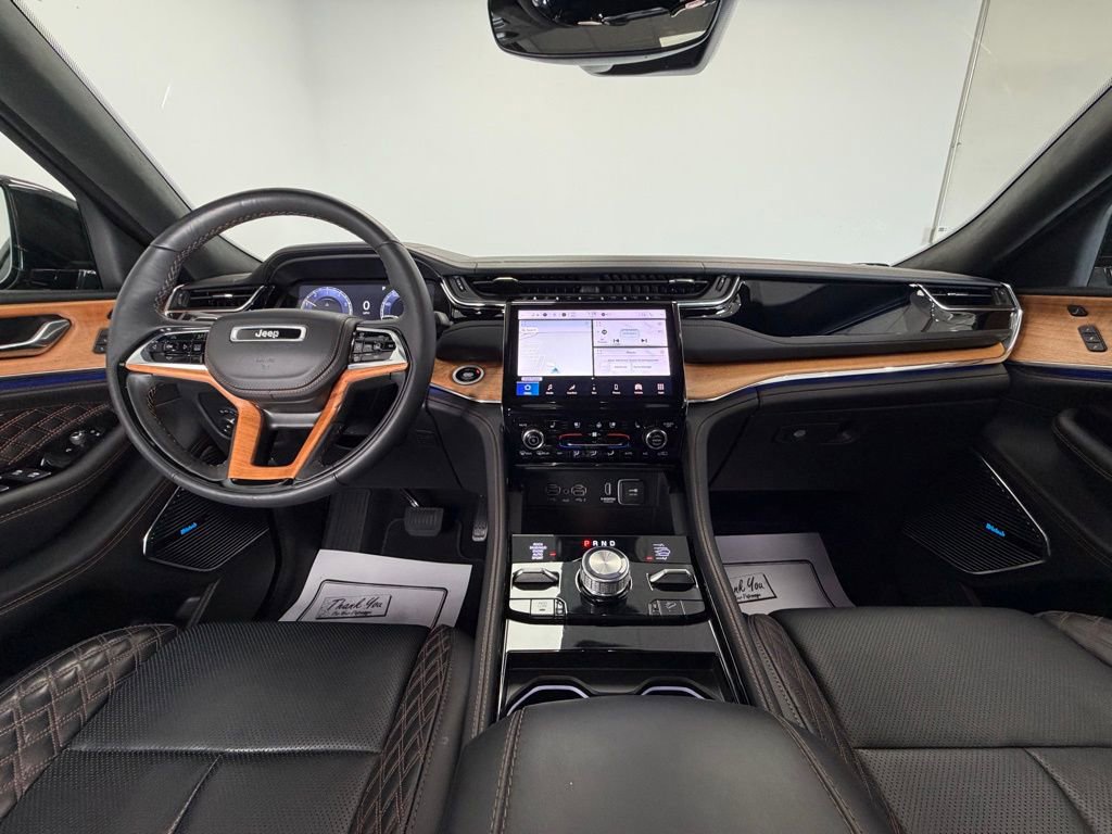 Used 2024 Jeep Grand Cherokee Summit image 10