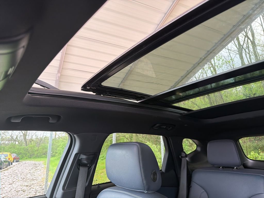 Used 2023 Chevrolet Blazer RS w/ Enhanced Convenience Package AWD/4WD image 12