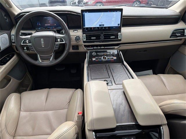 Used 2024 Lincoln Navigator Reserve image 23