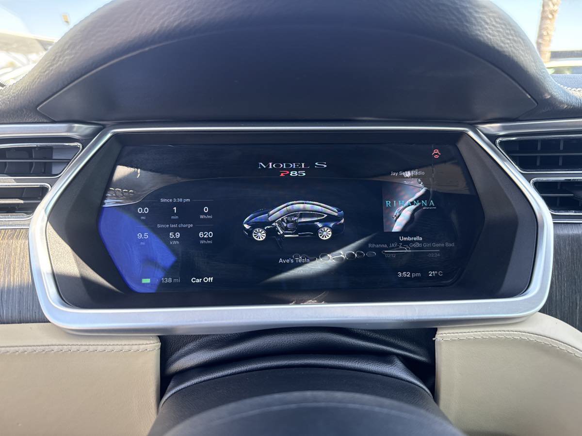 Used 2012 Tesla Model S Performance RWD image 38