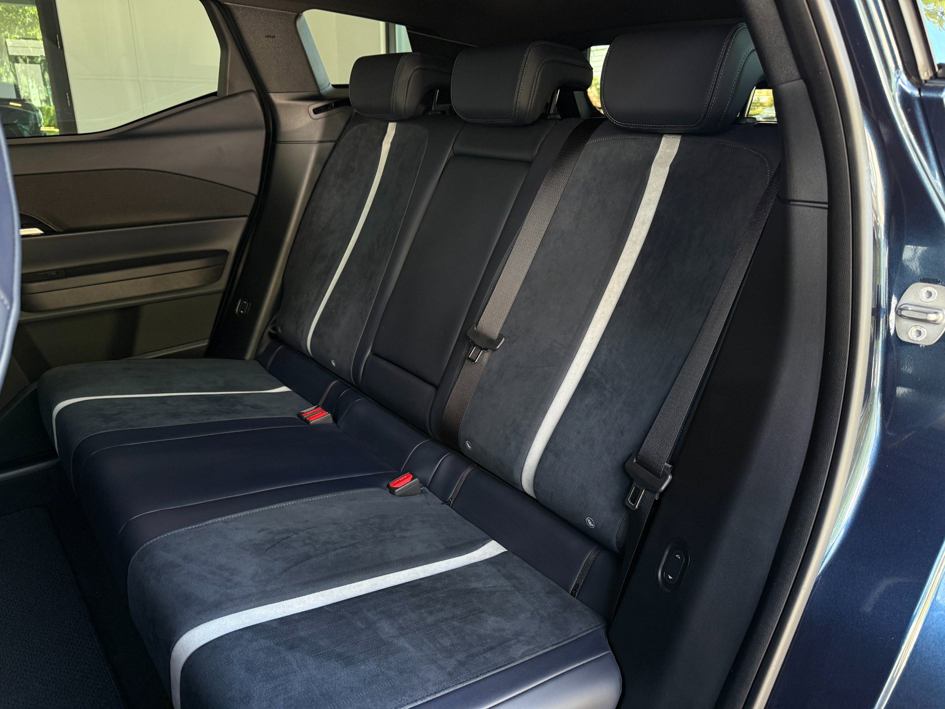 Used 2023 Fisker Ocean Extreme image 27