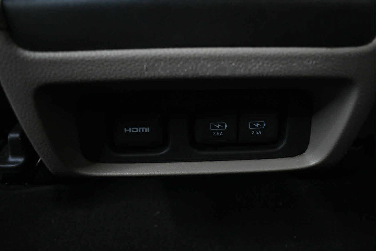 Used 2018 Honda Odyssey Touring image 16