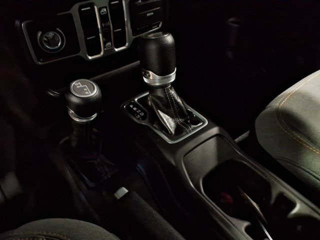 Used 2026 Jeep Wrangler Unlimited Sahara AWD/4WD image 16