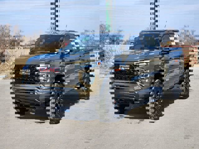 New 2025 GMC Canyon Elevation w/ Convenience Package image 2