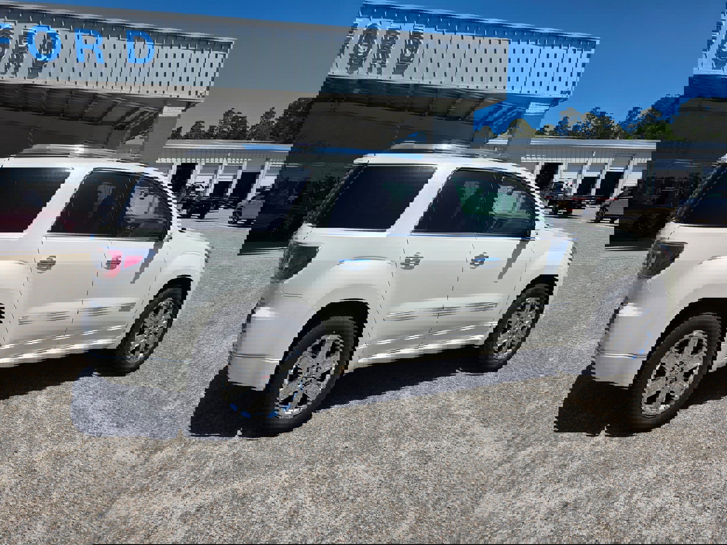 Used 2015 GMC Acadia Denali image 3