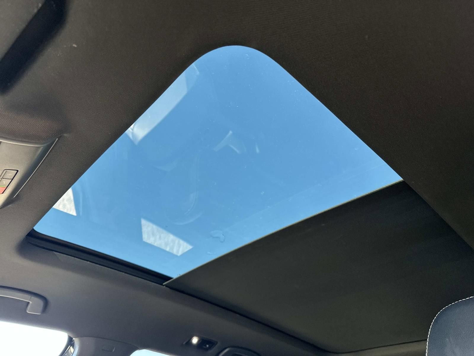 Used 2021 Volkswagen Atlas Cross Sport SEL R-Line image 15