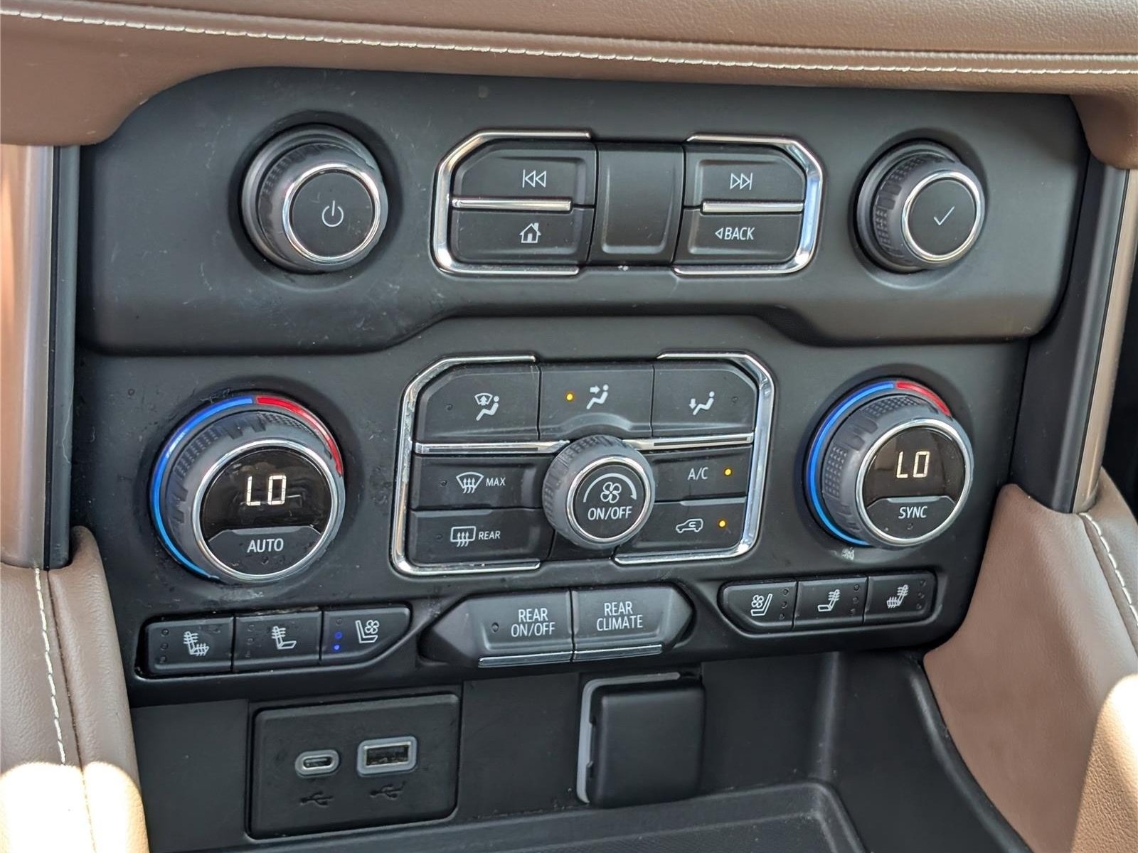 Used 2023 Chevrolet Tahoe High Country AWD/4WD image 31