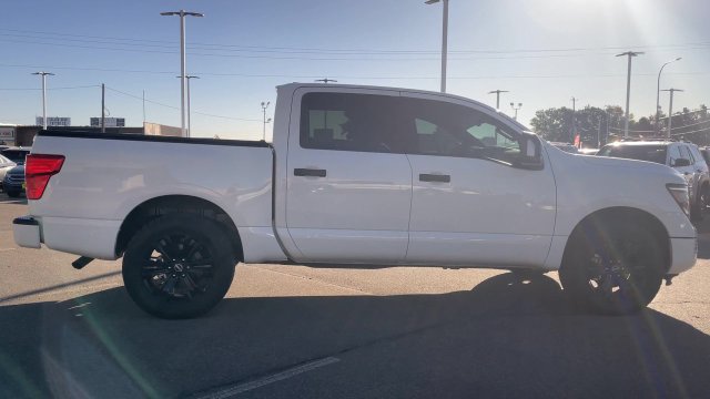 Used 2023 Nissan Titan SV w/ SV Convenience Package AWD/4WD image 2